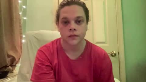 Snapshot of holly23hopefull chatting on December 17, 12:12 am Hollys Drive threw Side Of CB. online show from December 17, 12:12 am