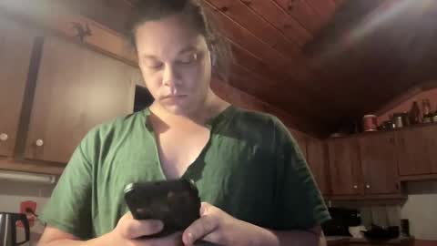 Hollys Drive threw Side Of CB. online show from October 31, 11:31 am