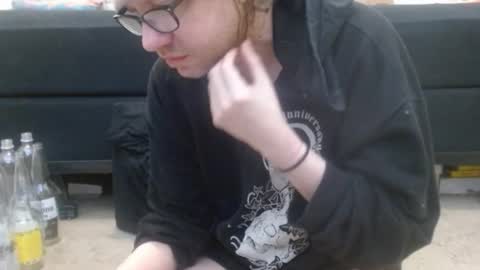 Snapshot of hollyhawkes chatting on February 27, 11:15 pm Holly Hawkes online show from February 27, 11:15 pm