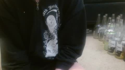 Holly Hawkes online show from April 6, 1:48 am