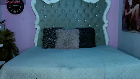 honey_moontsts online show from April 4, 12:03 pm