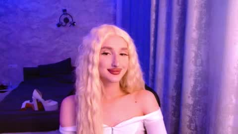 honey_sunset online show from October 1, 7:03 pm