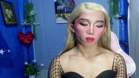 Khianna online show from February 15, 1:32 pm