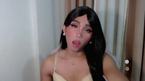 Khianna online show from July 27, 5:09 pm