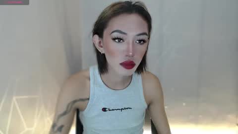 hot_petit69 online show from November 24, 10:39 am