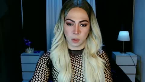 Snapshot of hott_summerr chatting on February 28, 5:48 pm Alex Summer online show from February 28, 5:48 pm