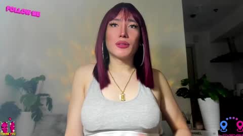 Snapshot of hottycrishinaxx chatting on February 12, 10:16 pm crishinahotty online show from February 12, 10:16 pm