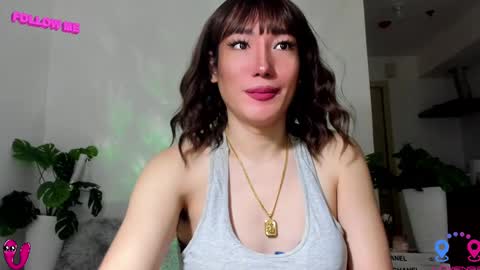 Snapshot of hottycrishinaxx chatting on February 22, 1:11 am crishinahotty online show from February 22, 1:11 am