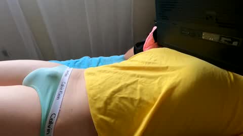 HugeCumshots online show from November 15, 7:01 pm