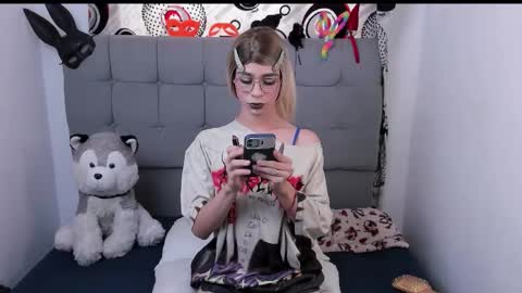 Snapshot of ibiza_cami chatting on September 23, 7:09 pm Camila online show from September 23, 7:09 pm