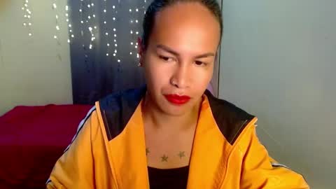 Snapshot of indaypakay_ts chatting on December 14, 8:34 am Pakay online show from December 14, 8:34 am