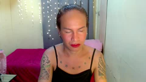 Snapshot of indaypakay_ts chatting on January 6, 5:41 am Pakay online show from January 6, 5:41 am