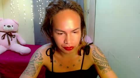 Snapshot of indaypakay_ts chatting on February 12, 5:58 am Pakay online show from February 12, 5:58 am