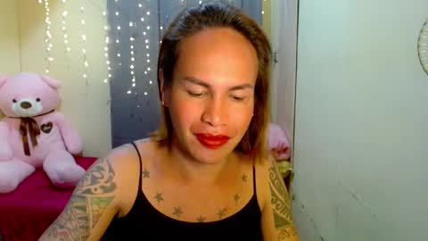 Snapshot of indaypakay_ts chatting on February 19, 5:05 am Pakay online show from February 19, 5:05 am