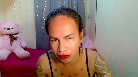 Snapshot of indaypakay_ts chatting on February 24, 2:30 am Pakay online show from February 24, 2:30 am