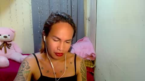 Snapshot of indaypakay_ts chatting on March 12, 2:30 am Pakay online show from March 12, 2:30 am