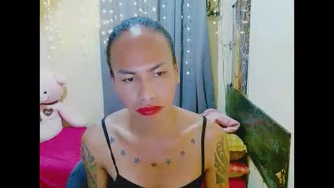 Snapshot of indaypakay_ts chatting on October 11, 6:49 am Pakay online show from October 11, 6:49 am