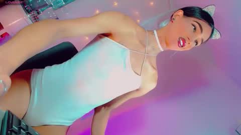 isabellagirs online show from February 7, 9:32 pm