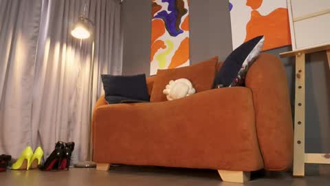 Help me with your follow independent model isabela online show from April 19, 8:44 pm