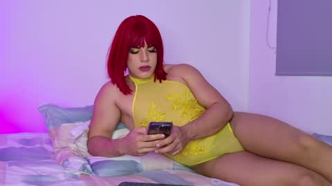 Isabella Hilton online show from April 10, 12:33 pm