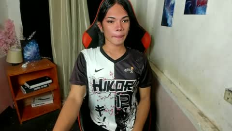 isla_flame_ online show from June 29, 10:59 am
