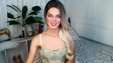 MISS IVANA online show from March 8, 7:05 am