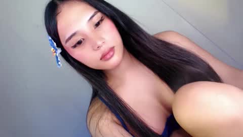 Snapshot of its_me_kaye28 chatting on October 15, 7:19 am Kaye online show from October 15, 7:19 am