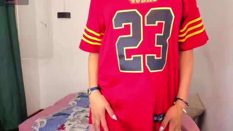 IVONNE online show from December 4, 2:37 am