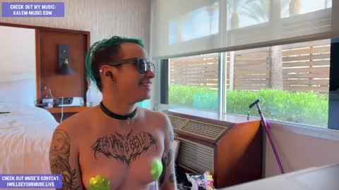 Muse hethey online show from April 21, 11:33 pm