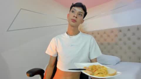 jamess_carterr_ online show from February 2, 8:30 pm