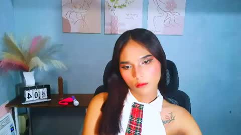 janella online show from July 4, 11:48 am