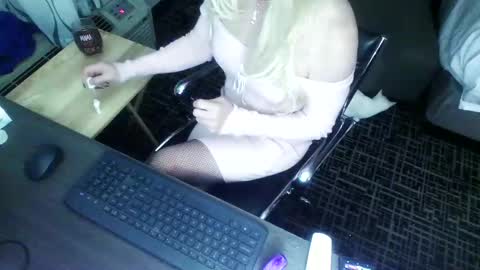 Jenna Cross online show from January 1, 2:09 am