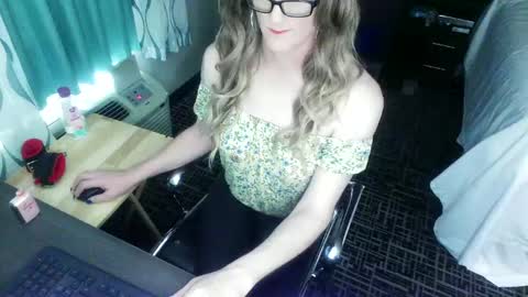 Jenna Cross online show from January 28, 5:56 pm