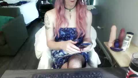 Jenna Cross online show from October 22, 9:07 pm
