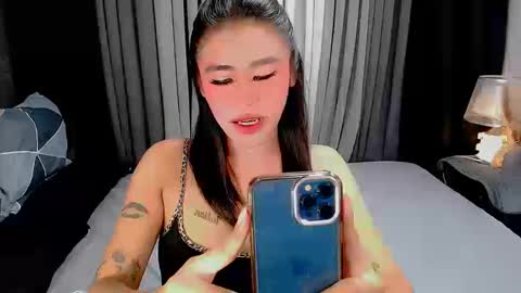 julie online show from December 18, 4:07 am