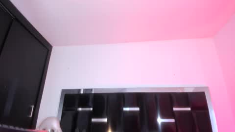 johan_bigcock999 online show from May 29, 9:13 pm