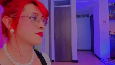Juliana online show from May 25, 5:20 pm
