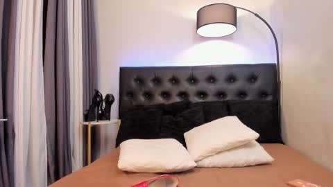 katetelmo  - Insta online show from April 3, 9:57 pm