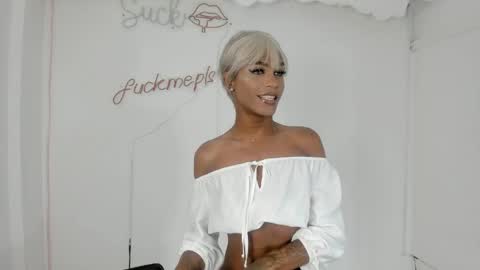 Keila  online show from June 5, 8:48 pm