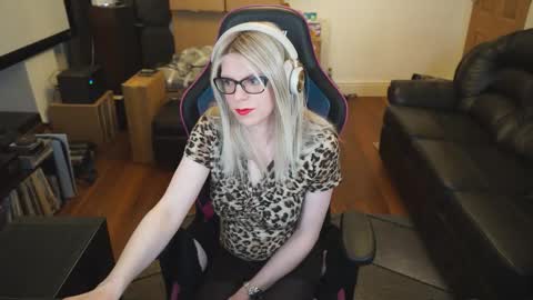 kelseycobalt online show from December 18, 9:42 pm