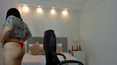Snapshot of kendall_roous chatting on October 14, 7:36 pm kendall_roous online show from October 14, 7:36 pm