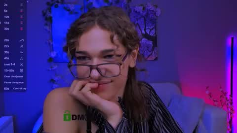 Snapshot of kevi_sunn chatting on September 15, 8:25 pm kevi here online show from September 15, 8:25 pm
