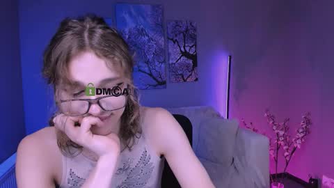 Snapshot of kevi_sunn chatting on October 5, 7:13 pm kevi here online show from October 5, 7:13 pm