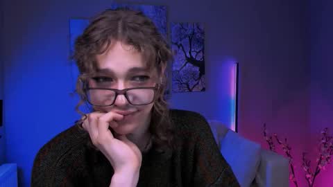 Snapshot of kevi_sunn chatting on October 12, 7:16 pm kevi here online show from October 12, 7:16 pm