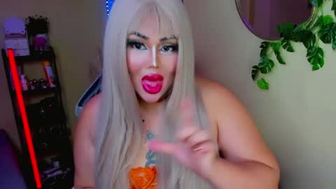 kiacum4u online show from April 18, 9:26 pm