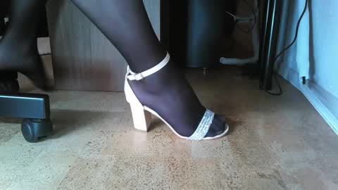 kitten_slut1 online show from September 17, 9:47 am