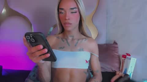 Kloe online show from April 18, 8:09 pm