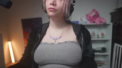 Snapshot of krystalsyxx chatting on February 6, 11:04 pm Krystal Syx online show from February 6, 11:04 pm