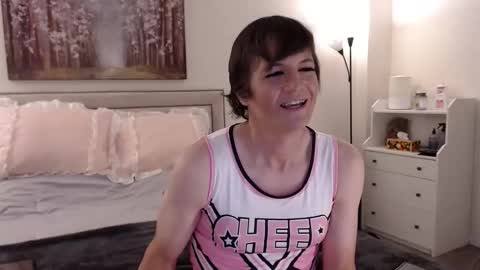 Snapshot of ktrichards77 chatting on October 30, 1:04 am Cait online show from October 30, 1:04 am