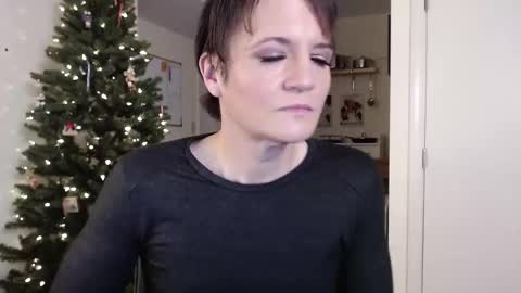 Cait online show from November 14, 2:08 am